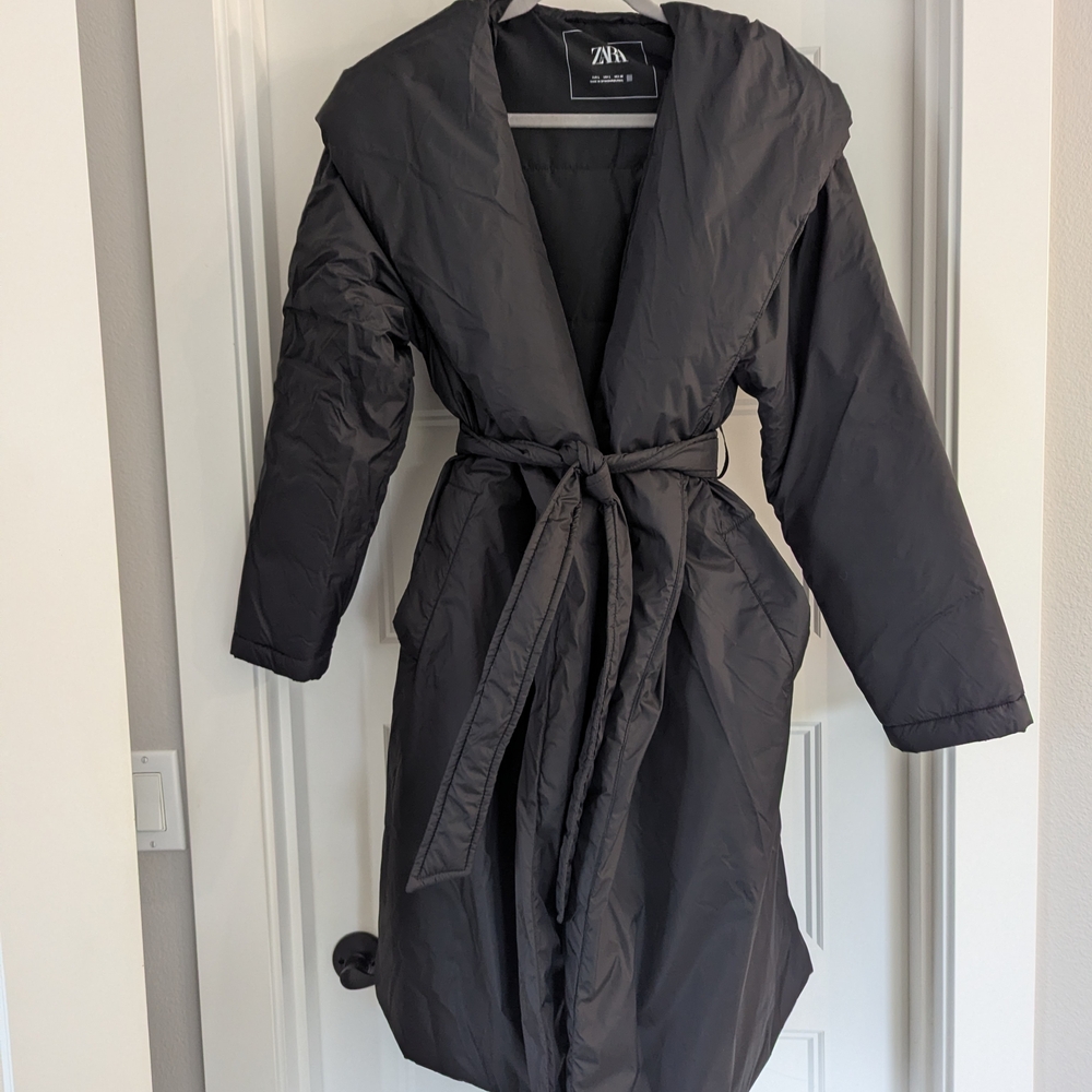 Zara Women's Charcoal Belted Puffer Jacket